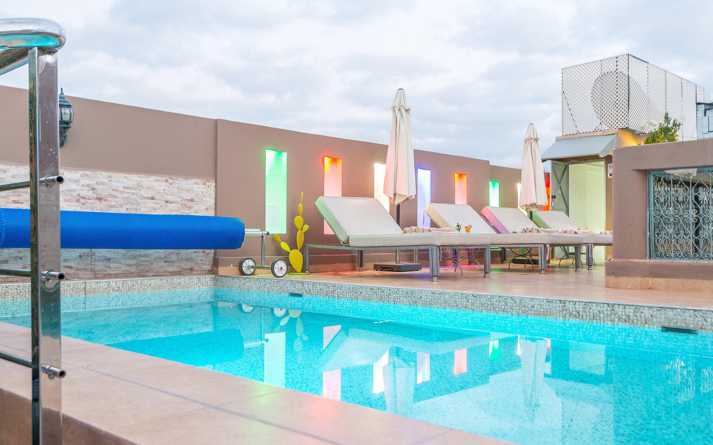 Hotel & Ryad Art Place Marrakech Marraquexe Exterior foto Rooftop pool at the hotel